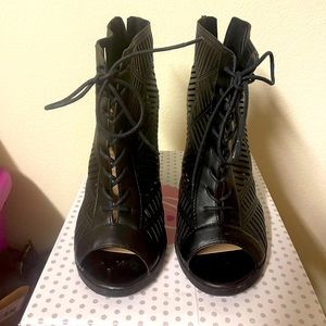 Women Peep toe bootie